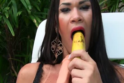 Sensual tranny Erika Lee Masturbates With A Banana And Sticks A fake penis Up Her butt