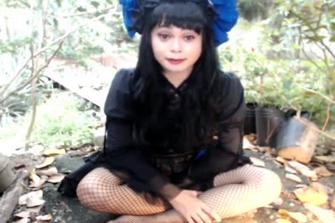 outdoors Sissy Ladyboy dong Shake