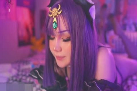 perfect Blondelashe's 19 Breaking Her ass