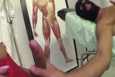 sheboy Bianca Reis bangs Her serf In The Clinic bareback