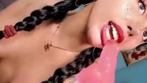 large mangos oriental shelady toys booty On webcam